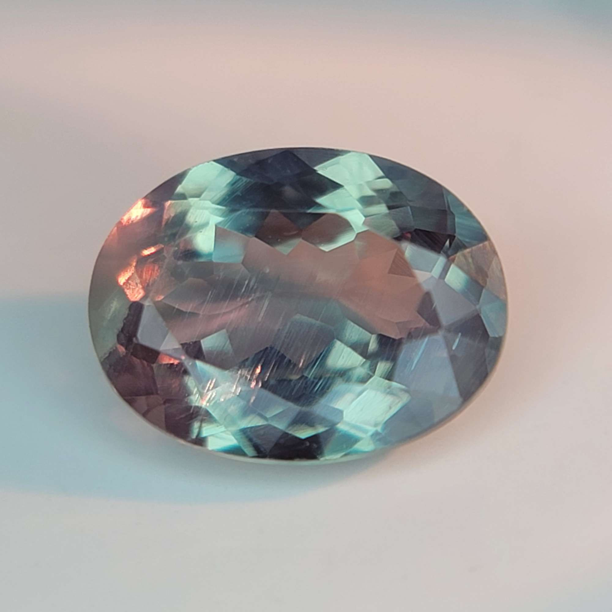 Premium 1.55 ct Natural Alexandrite oval shape color change gemstone