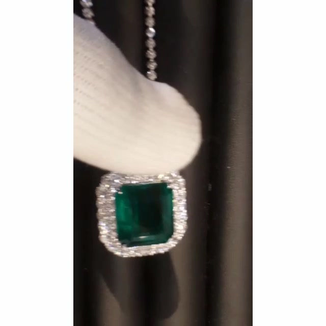 Миниатюра: Magnificent 26.8 ct GRS CE(O): Minor OLD MINE Muzo Emerald Velvet Green