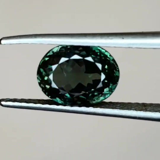 Миниатюра: premium quality alexandrite gemstone strong color change