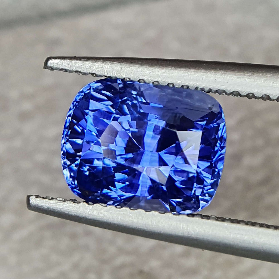 縮圖：Certified 5.25 carat Natural Blue Sapphire oval cut for ring buy online
