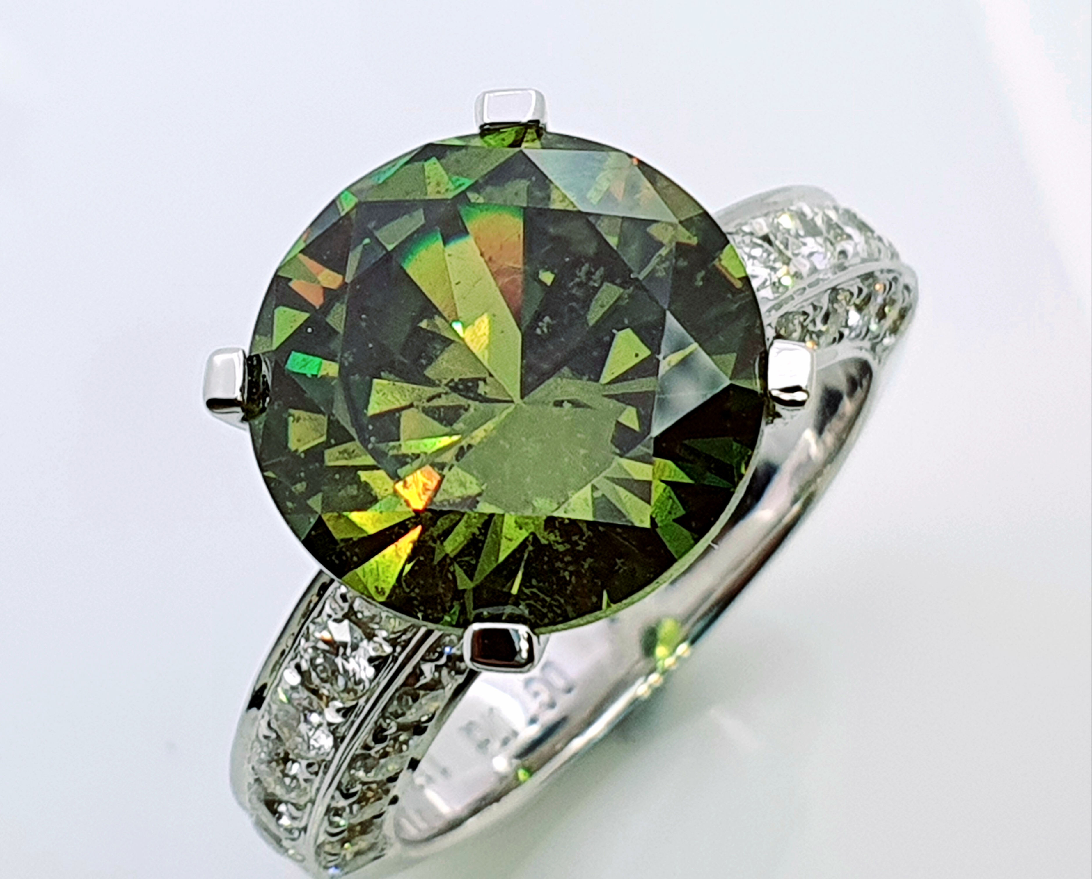 PREMIUM 8.20 cts Demantoid Garnet & Diamond 18 K WG, Ring