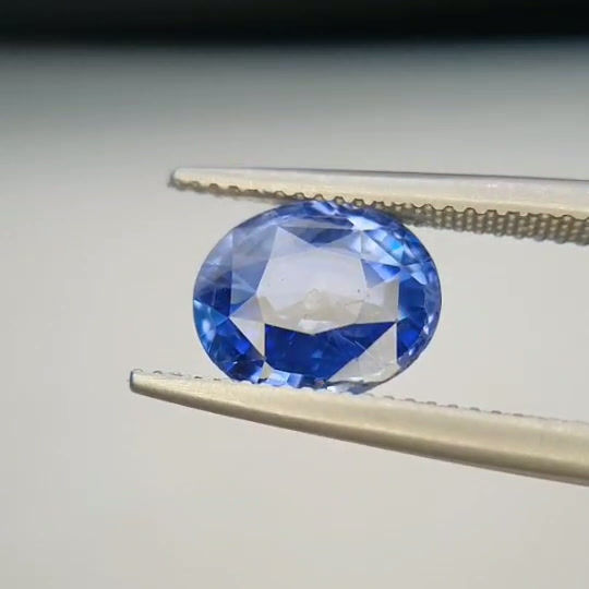 Imej kecil: 4.96 Cts Unheated Natural Blue Sapphire oval loose gemstone