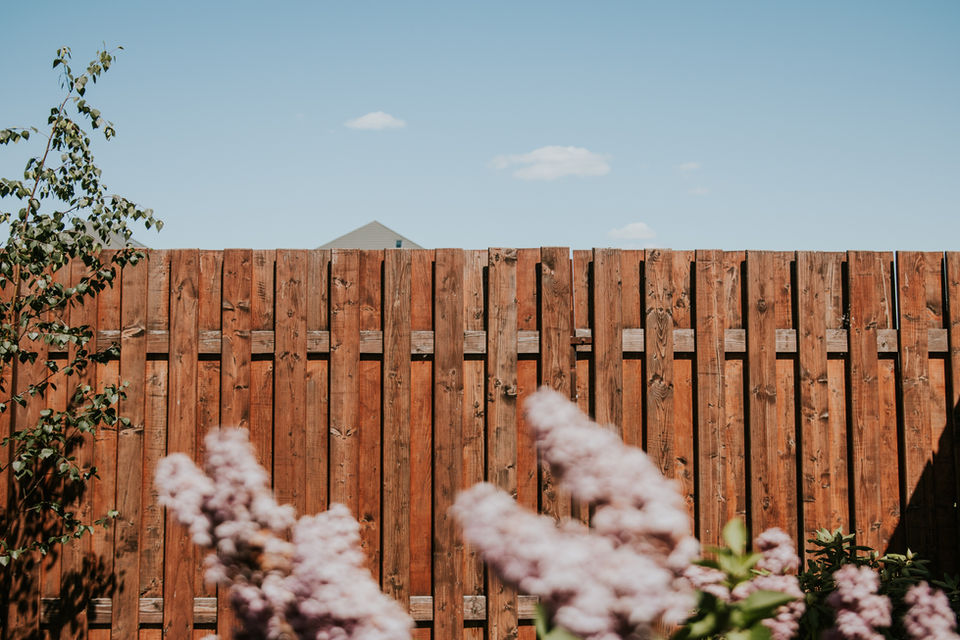 wood fence, wire fence, vinyl fance, aluminum fence