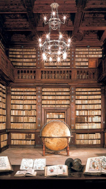 Sala del Mappamondo a Fermo