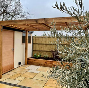 HALSMERE AVE, HANWELL - GREEK STYLE BACK GARDEN