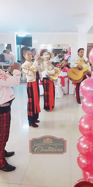 Mariachis en el Valle