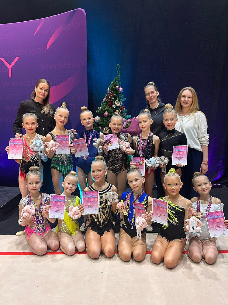 6.detsembril toimus aastalõpu oodatuim võistlus Slonny Cup. Ülenurme võimlejatest osales miniklassi rühm ning 16 iluvõimlejat, kes võistlesid kuues erinevas van