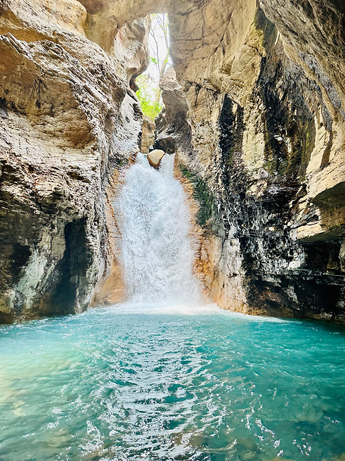 Discover La Leona Waterfall – A must-visit natural attraction in Costa Rica.