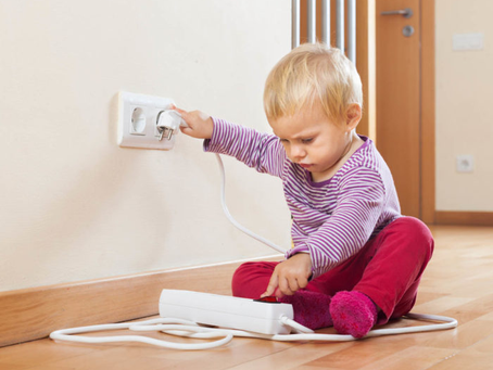 Niños en casa: los elementos de seguridad que no deben faltar en tu hogar para prevenir accidentes