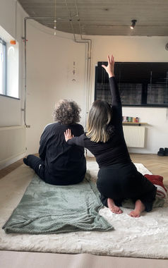 Mankind coach Eighteen Inches in Rotterdam is energetisch healer in Kundalini, soul readings, meditatie, visualisatie, helderziende en schaduwwerk. 