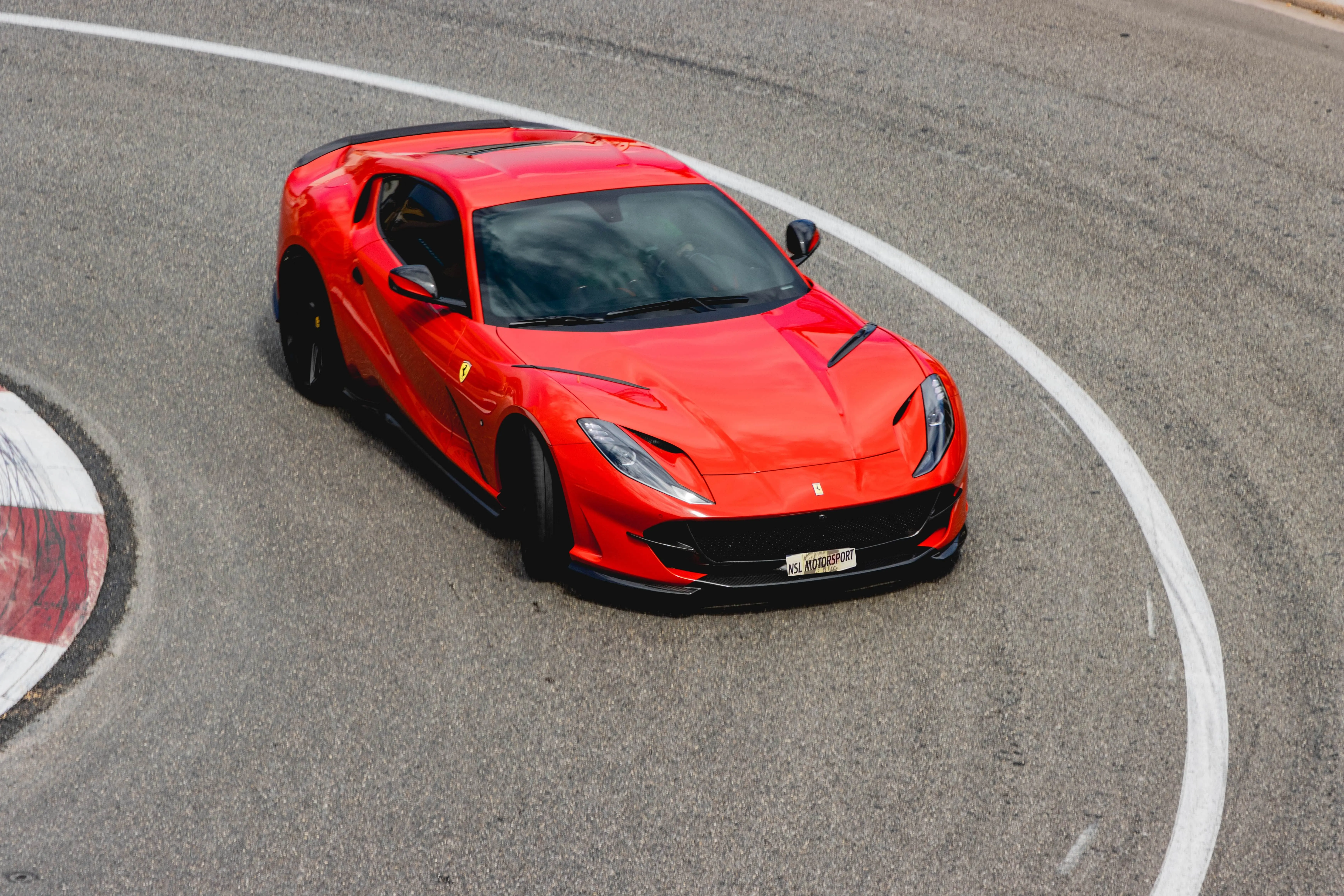 stage-pilotage-ferrari.webp