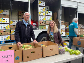 Distribute Food with the Connecticut Foodshare Mobile Food Pantry