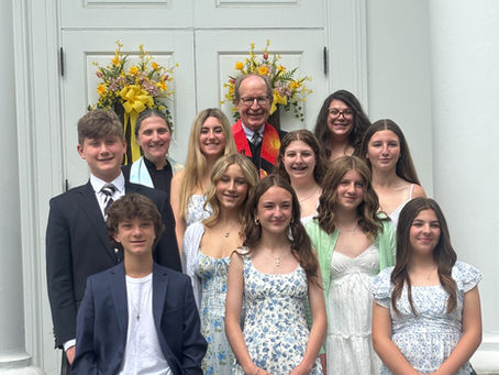 Confirmands and pastors in 2026
