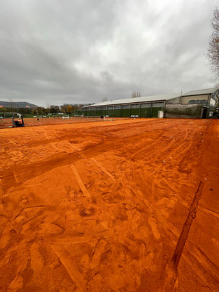 Tennisplatzbau Firma