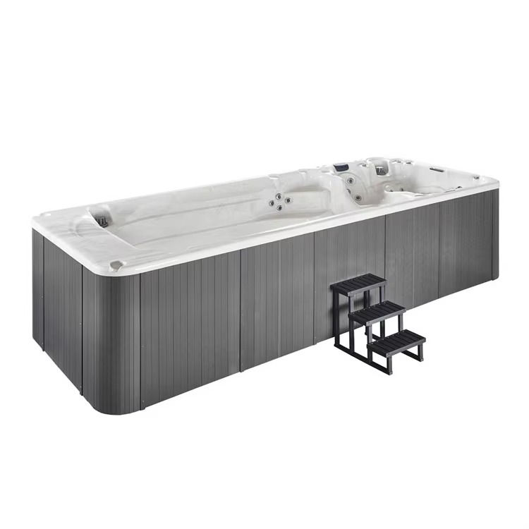 ג'קוזי גדול עם שני אזורים נפרדים לגינה