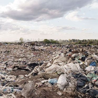 Peligro ambiental en Luján: vecinos viven entre la basura ante la falta de acción municipal