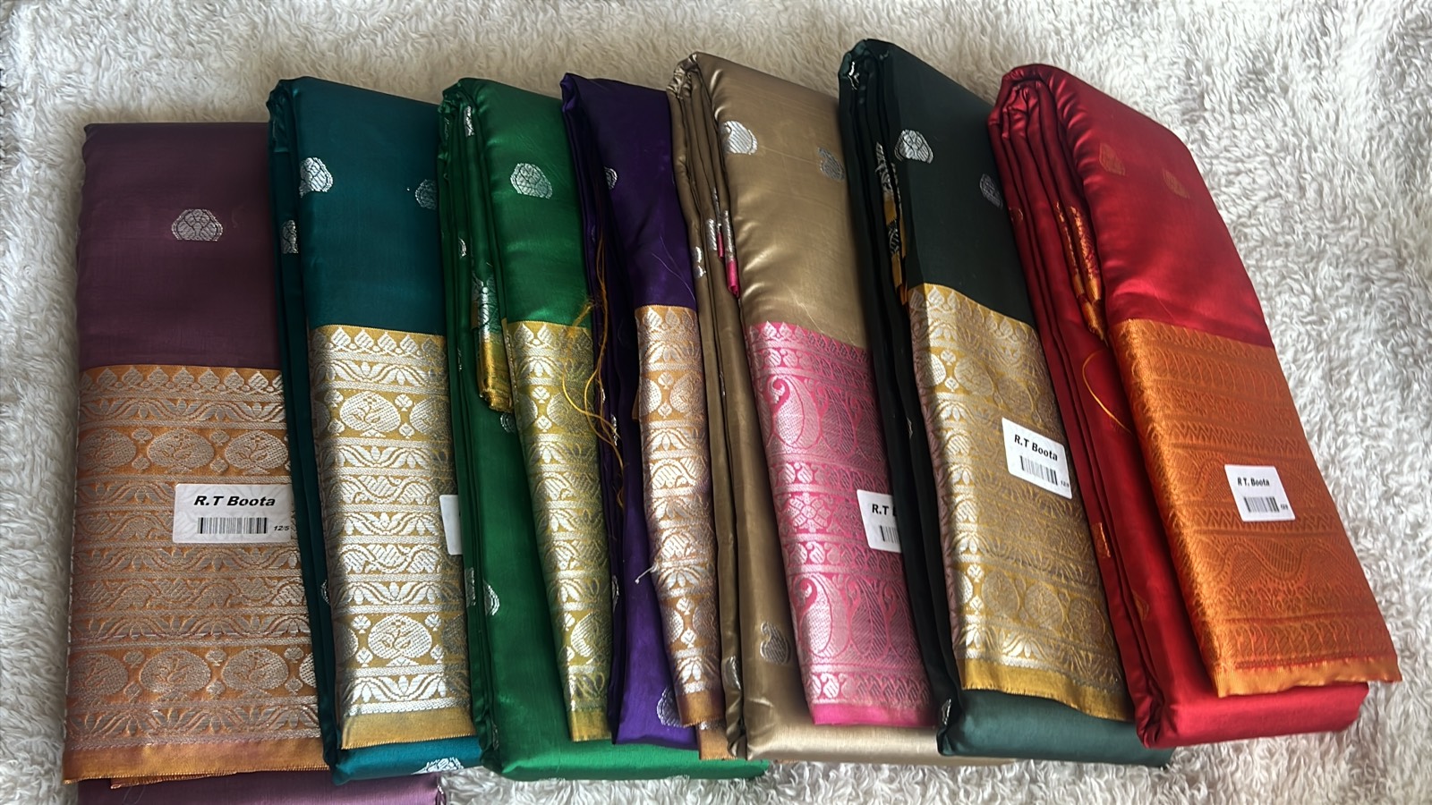 Saree traditionnel indien en soie R.T Boota