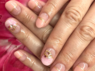 ピンクのフレンチネイル♡