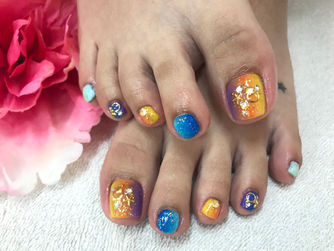 たてグラデーションフットネイル