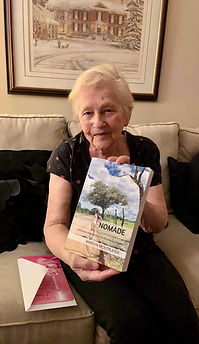 Une lectrice et Nomade, roman de Marilyn Montplaisir