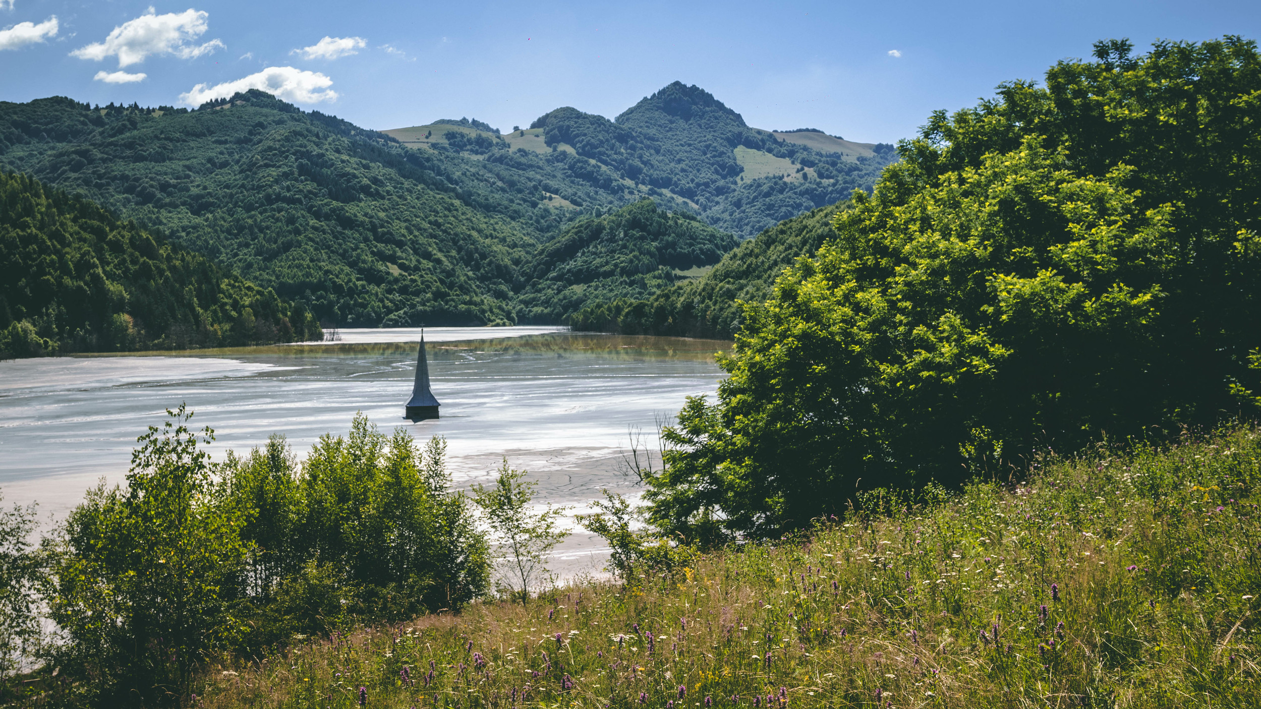Parallel Mountain Ridges From Transylvania to the Blue Ridge: Parallel mountain landscapes and ...