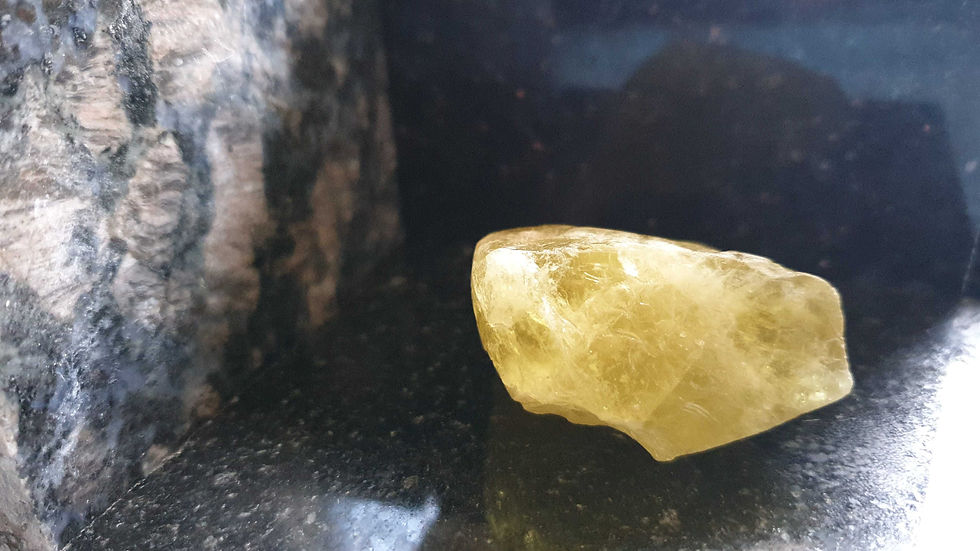 Thumbnail: Yellow Topaz raw 55.5g Brazil