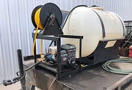 L. 200 gal 5.5hp spray rig.jpeg