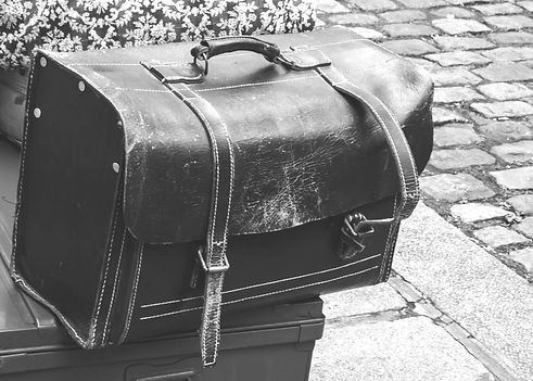 Vintage Leather Bag_edited.jpg