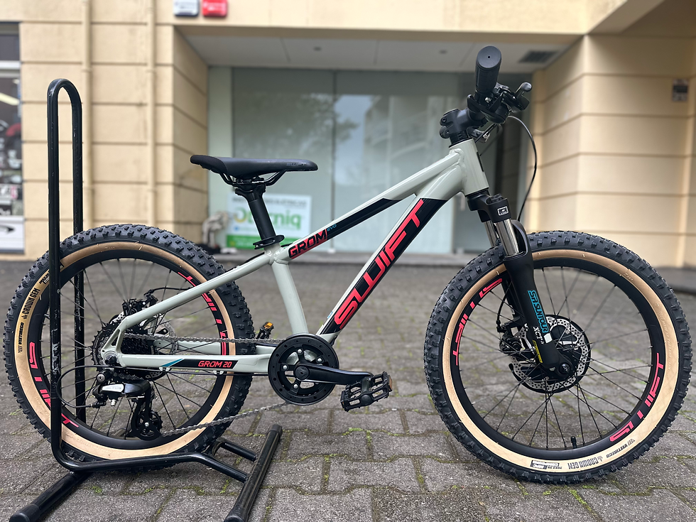 Miniatura: Bicicleta Swift Grom 20 Red