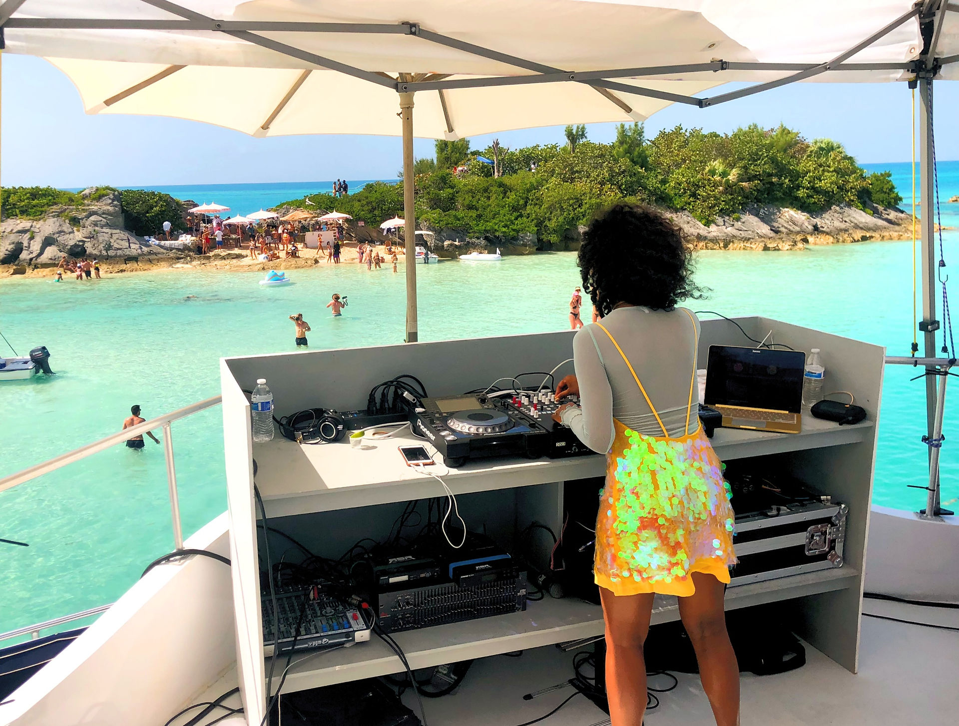 Trip to Cup Match Bermuda 2025 on board ÜberVida Bermuda's Celebration Yacht