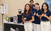 บูธกาแฟสดนอกสถานที่ งานเลี้ยงภายในองค์กร / งานเลี้ยงลูกค้า VIP / งานประชุมสัมมนา / งานอีเวนท์ออกบูธต่างๆ
/ งานแต่งงาน / งานบวช / ปาร์ตี้วันเกิด
