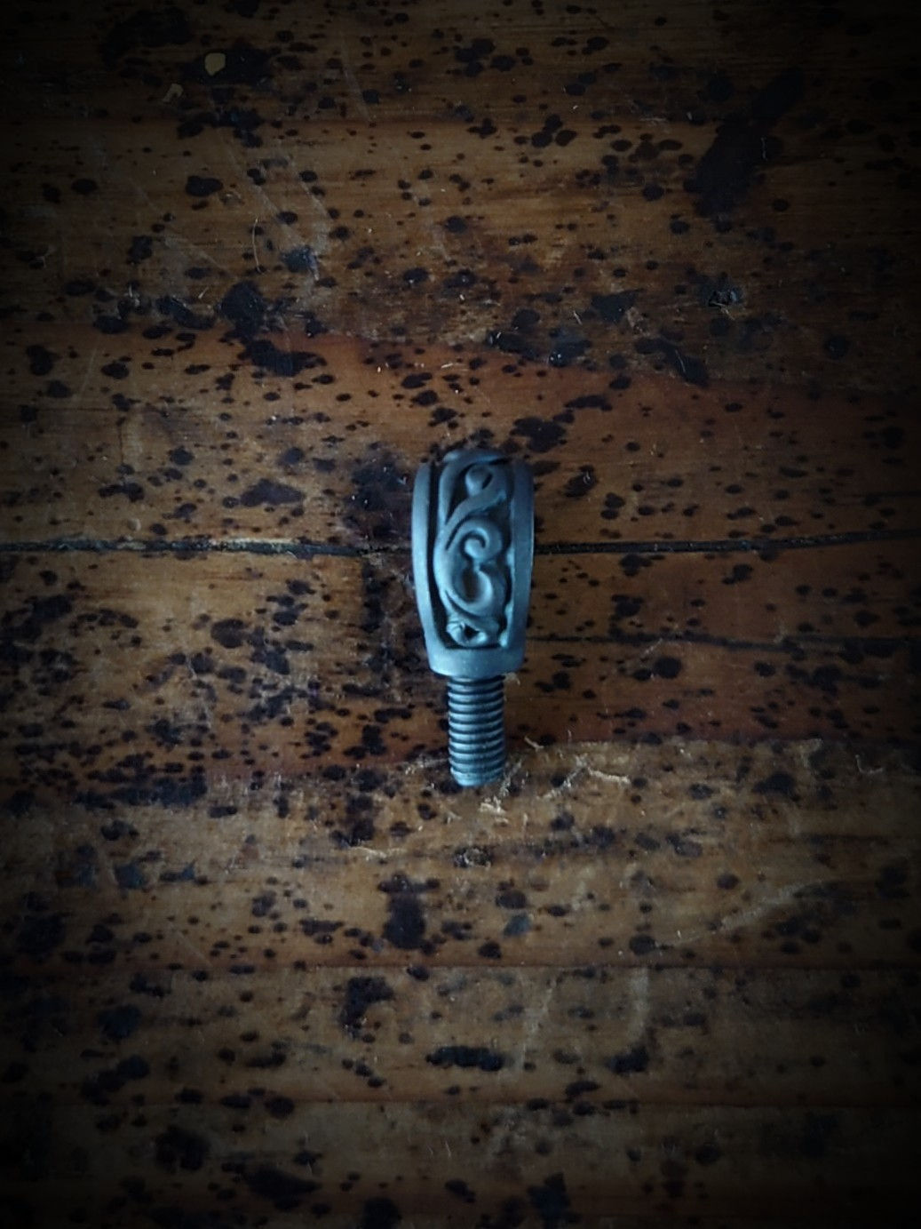 唐草M3バチカン　黒染めアンティークSUS316製