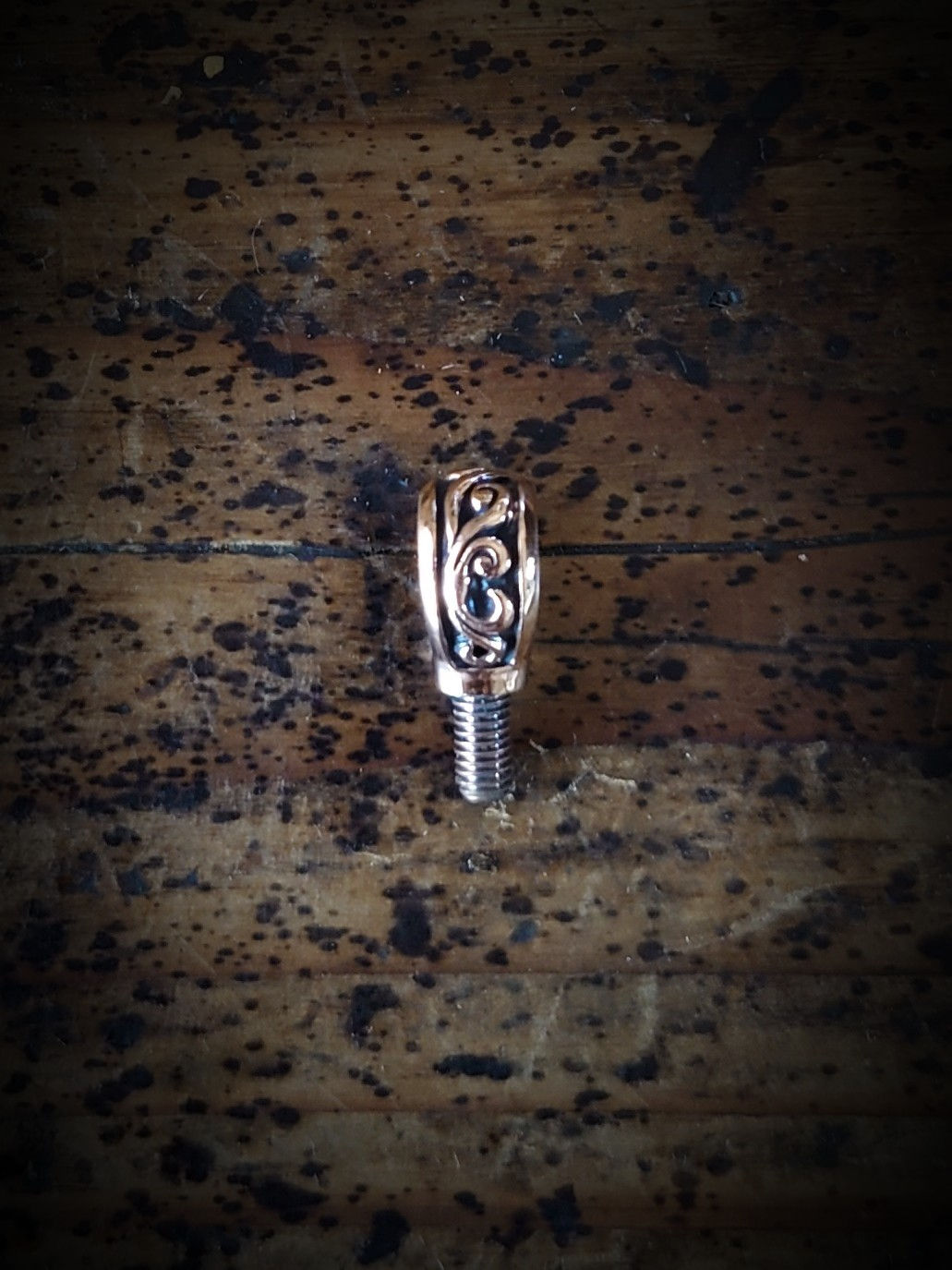 唐草M3バチカン　丹銅製