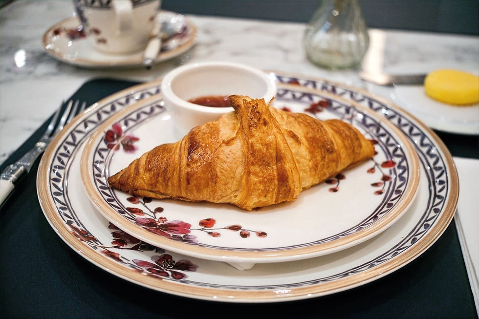 The salted butter came on an embossed butter plate, complete with delicate engravings. A small flourish, but it made the whole presentation feel quietly luxurious.