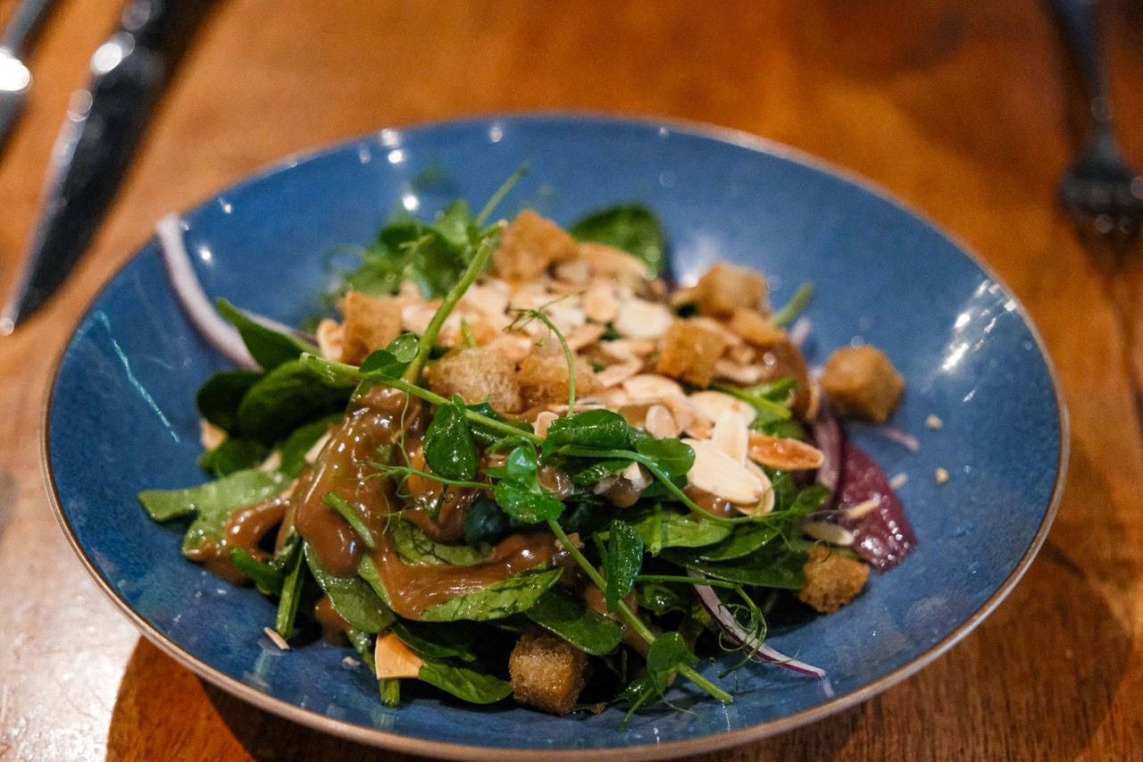 spinach salad with almonds