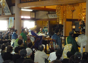 8日8日施餓鬼会の様子