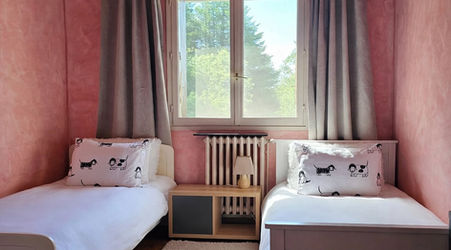 Chambre 3, twin la Lande - chambre avec deux lits simples à Firbeix