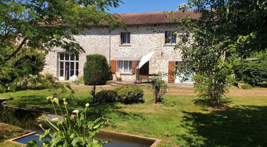 Gîte La Lande à Firbeix vu du jardin - gîte et chambres en Dordogne Périgord Vert