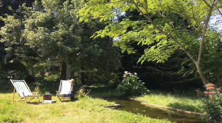 Jardin avec transats, la Lande à Firbeix - maison avec grand jardin