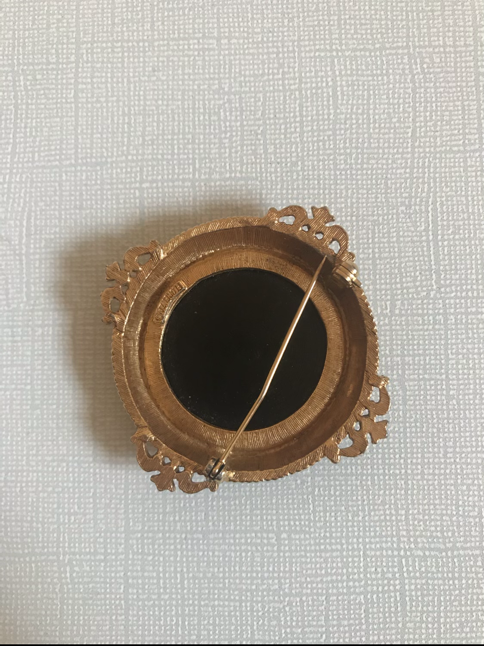 Thumbnail: Florenza black glass pin