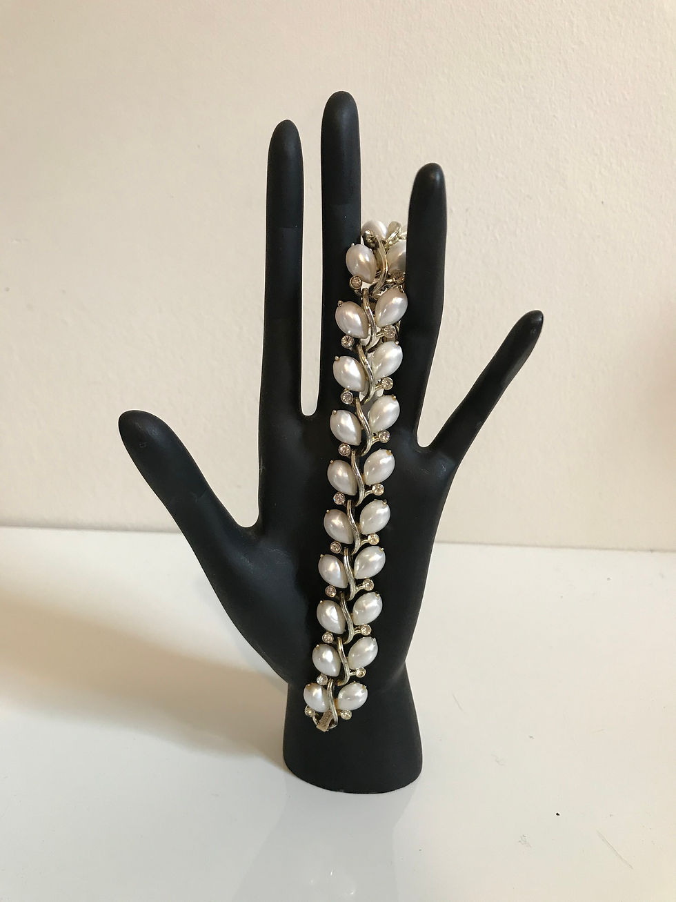 Thumbnail: 4pc 1950s Lisner Pearl Set