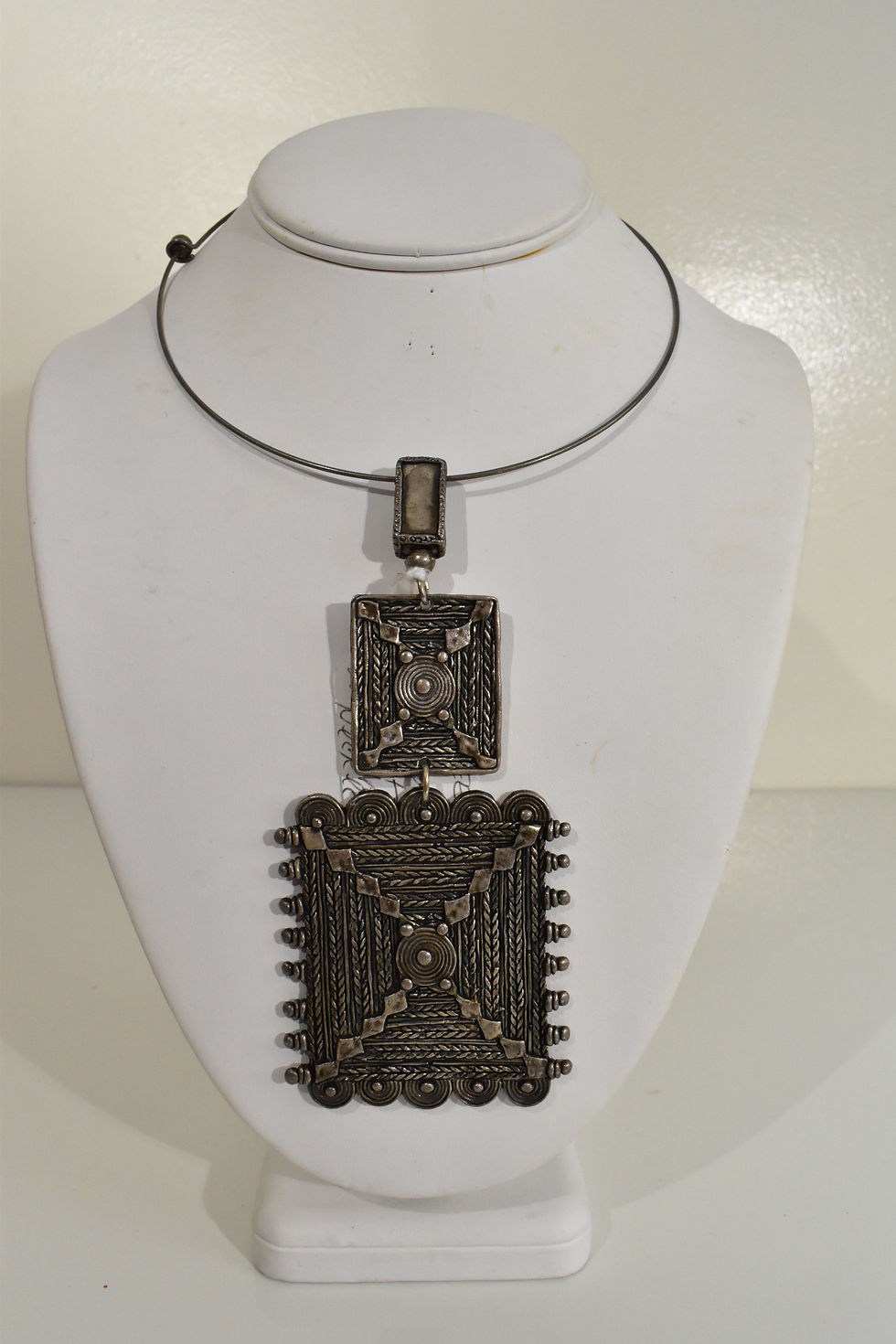 Thumbnail: Cesaree Paris Wire Choker