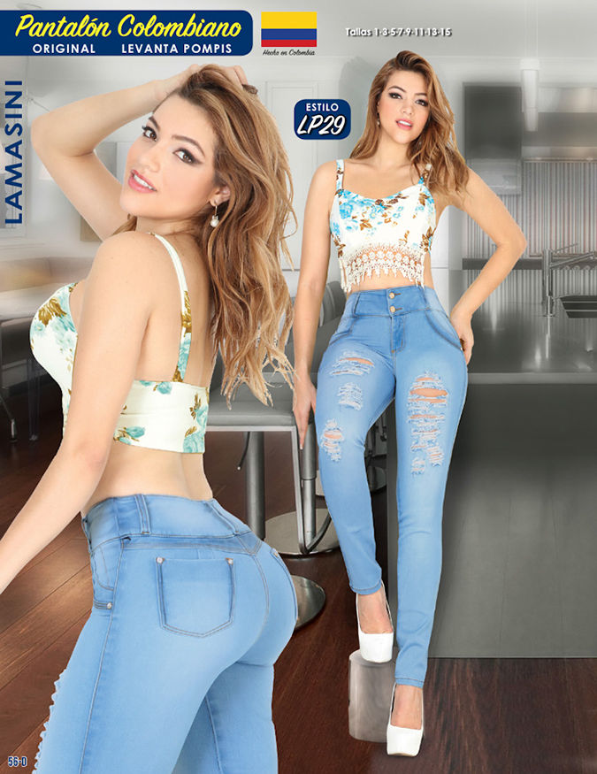 Adriana2017-056