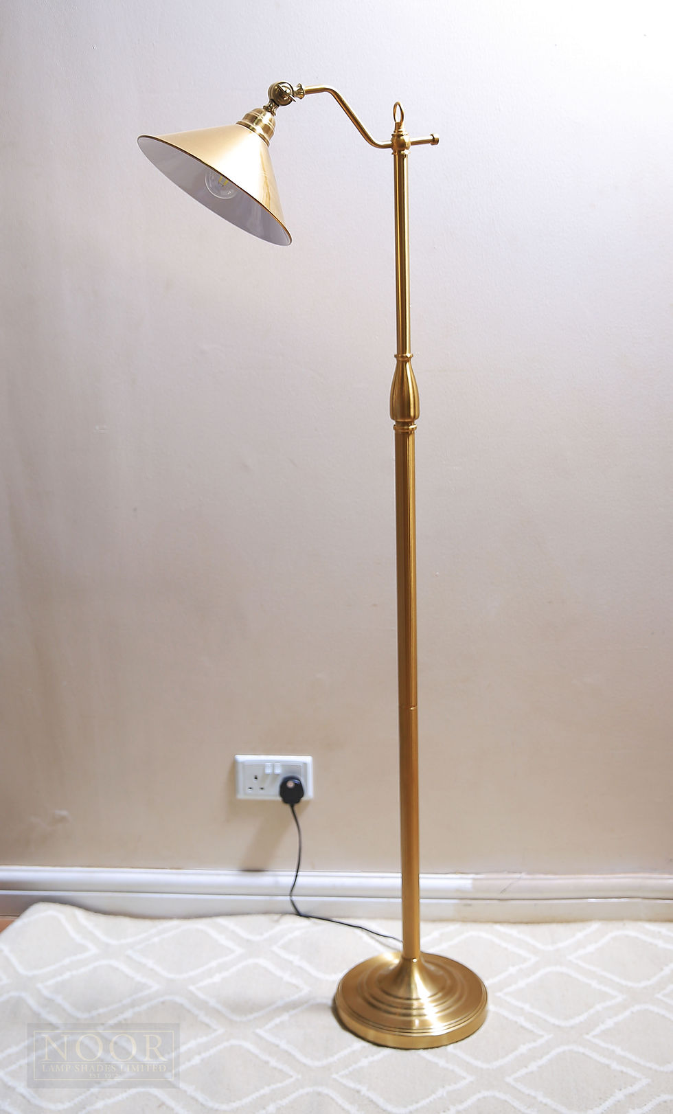 Thumbnail: Adjustable Reading Lamp