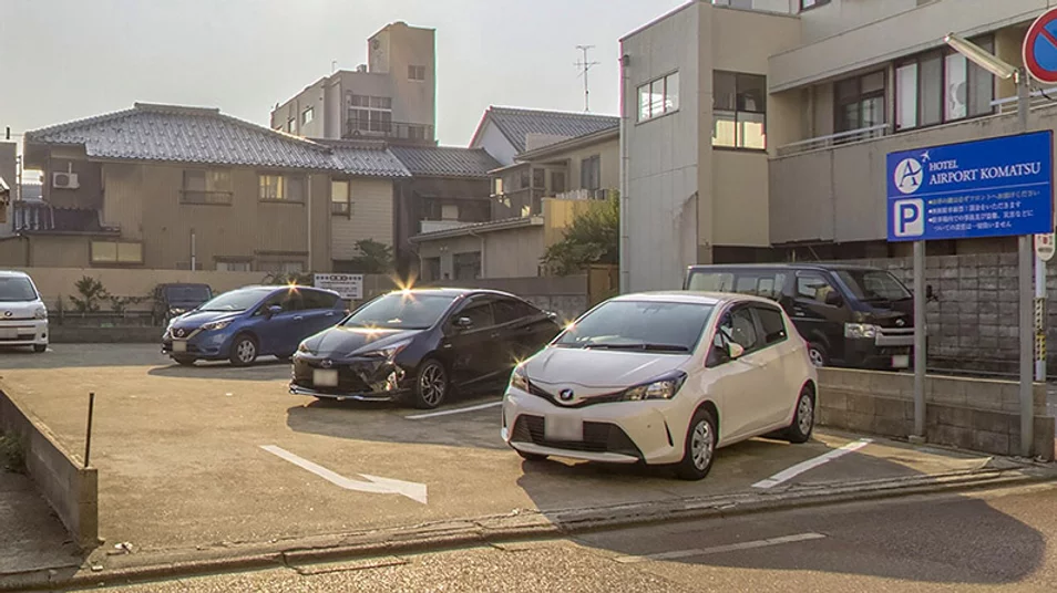 駐車場.webp