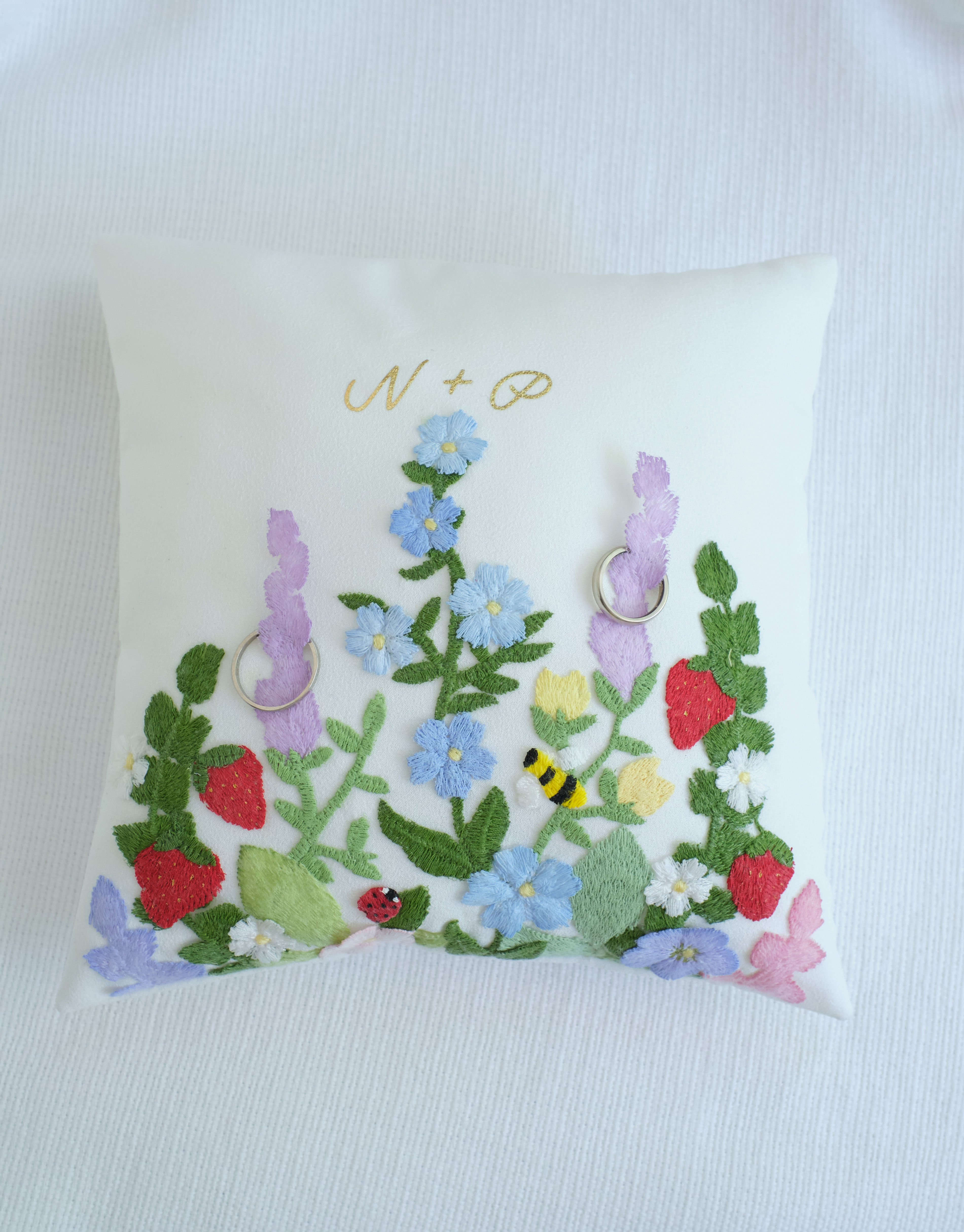 Meadow ring pillow