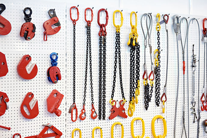 Lifting equipment and chains 