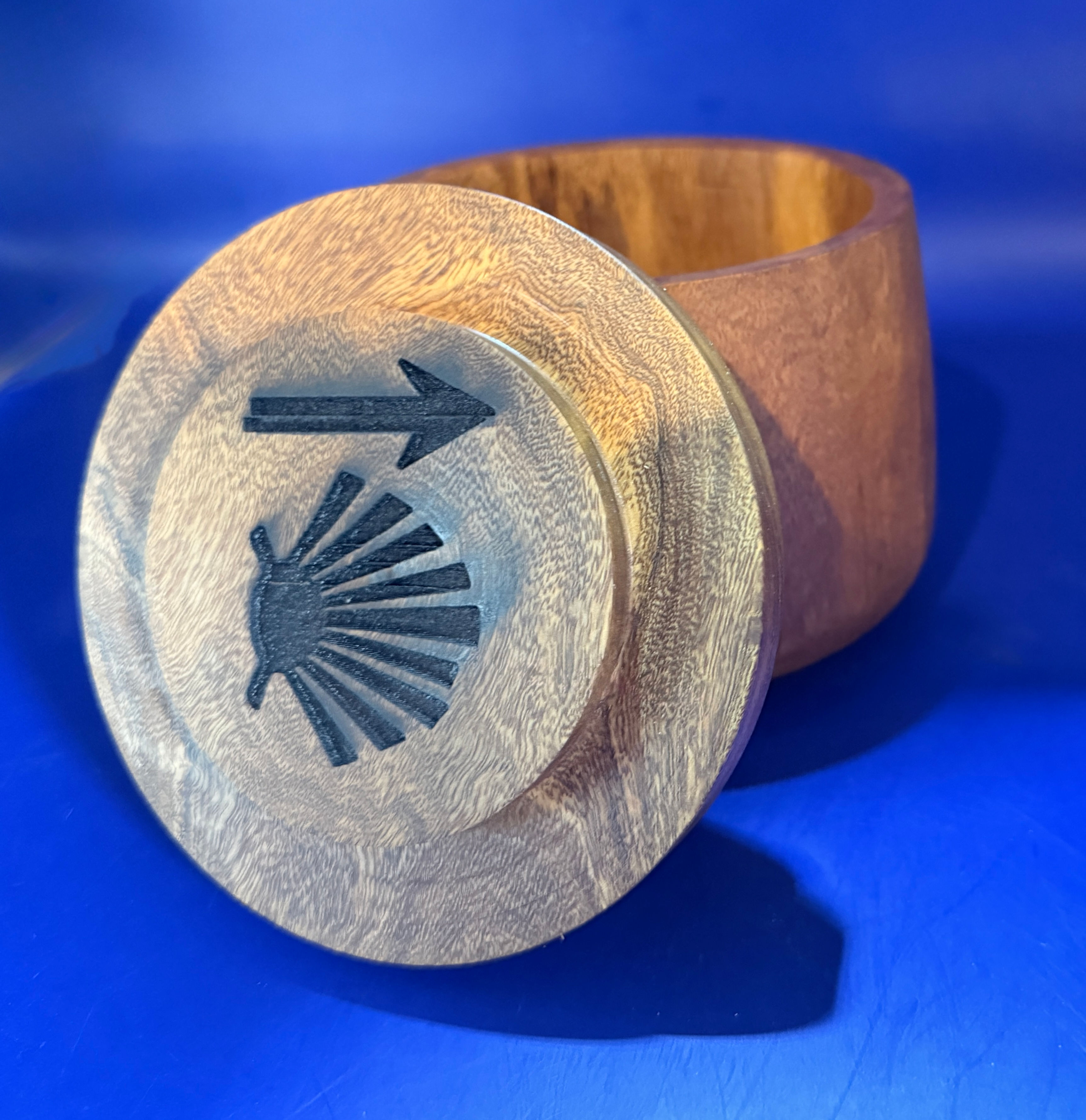 #266 Camino Real Box w/ lid handle