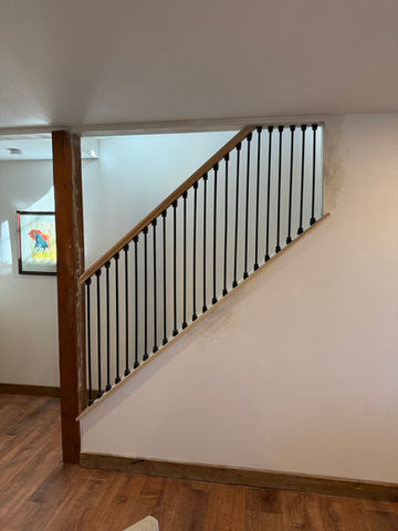 Stylish Staircase and Balcony Design