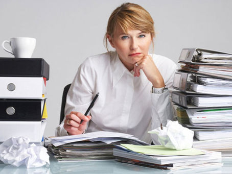 5 Habits That Can Harm Your Career